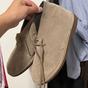 Used like new Clark’s that are great for formal wear